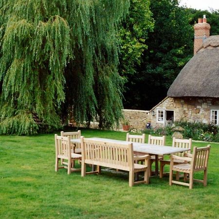 Afton Thatch: Beautiful Thatched Family Cottage フレッシュウォーター エクステリア 写真
