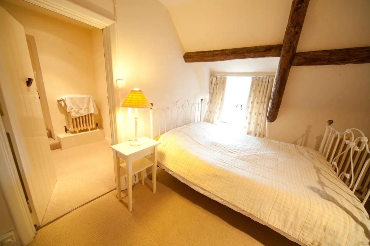 Afton Thatch: Beautiful Thatched Family Cottage フレッシュウォーター エクステリア 写真