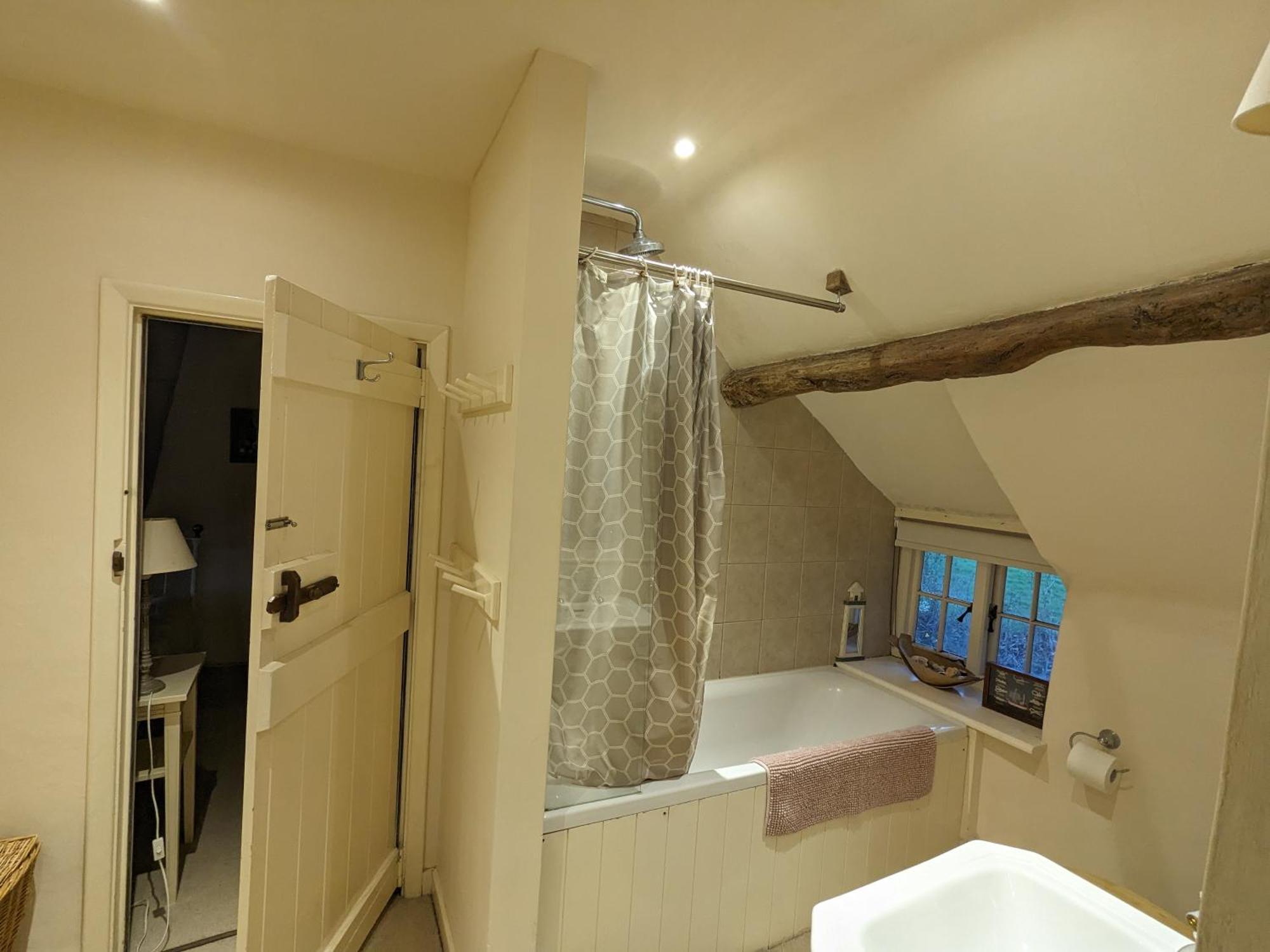 Afton Thatch: Beautiful Thatched Family Cottage フレッシュウォーター エクステリア 写真
